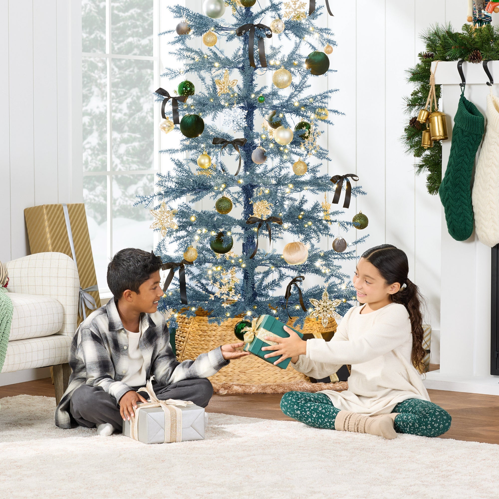 Pre-Lit Sparse Christmas Tree w/ 2-in-1 LED Lights Cordless Connection